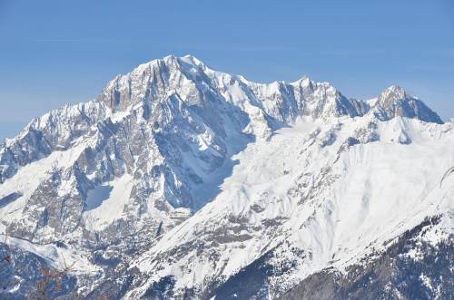https://img.ilgcdn.com/sites/default/files/styles/md/public/foto/2025/05/16/1747382962-monte-bianco.JPG?_=1747382962