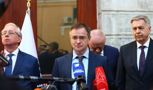 Il capo degli 007 militari, il falco e il generale: ecco il team di Putin per il negoziato