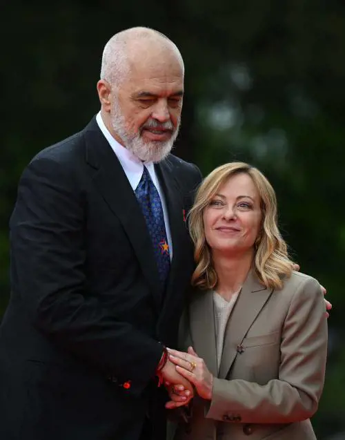 Piano Albania, Meloni tira dritto: “Avanti come promesso”