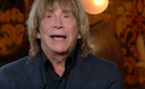 Il dramma di Enzo Paolo Turchi: "A 8 anni lavoravo per mangiare, ho incontrato un mostro che voleva approfittarsene" Il dramma di Enzo Paolo Turchi: "A 8 anni lavoravo per mangiare, ho incontrato un mostro che voleva approfittarsene"