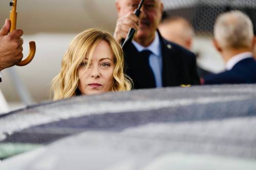 Ucraina, Fazzolari: "Il format dei volenterosi mina l Ucraina, Fazzolari: "Il format dei volenterosi mina l