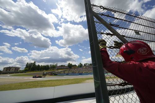 gp imola brutto incidente per tsunoda in qualifica da Ilgiornale.it gp imola brutto incidente per tsunoda in qualifica