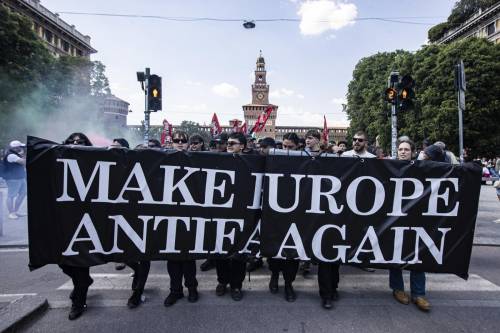 Gli antagonisti si scatenano. E la sinistra non condanna Gli antagonisti si scatenano. E la sinistra non condanna