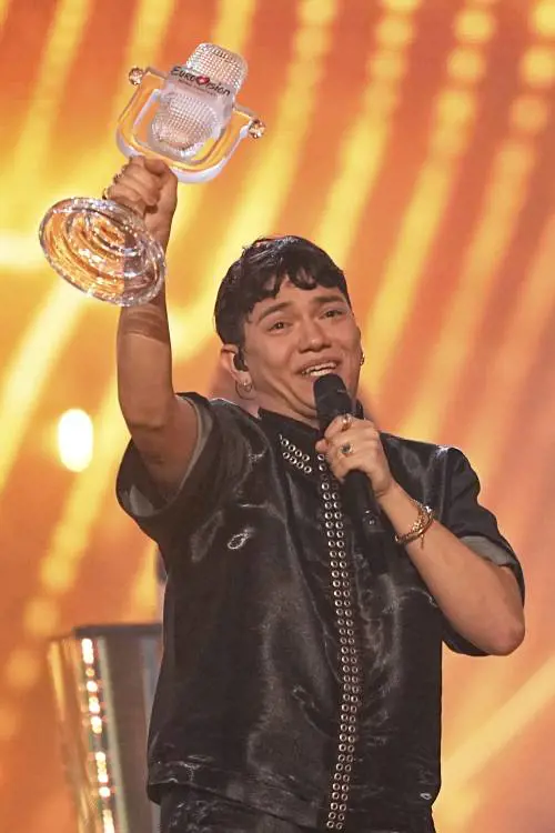 Chi è JJ, il vincitore dell'Eurovision 2025 per l'Austria