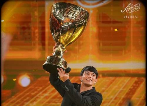 Amici 2025: trionfa in finale il ballerino Daniele Doria Amici 2025: trionfa in finale il ballerino Daniele Doria