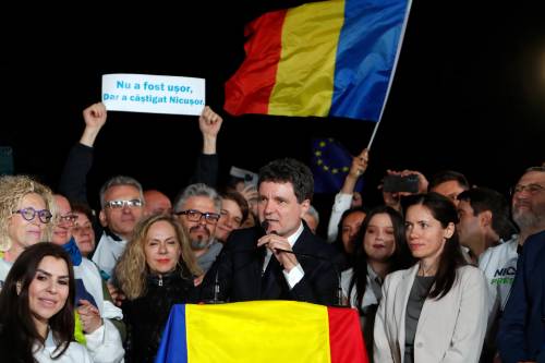 Dopo mesi di caos e proteste i romeni scelgono Bruxelles