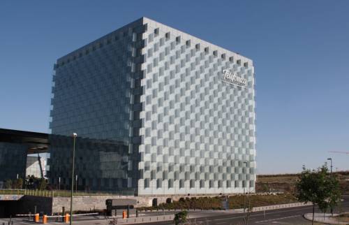 Nuovo blackout in Spagna: saltano telefoni fissi e internet: cosa sta succedendo