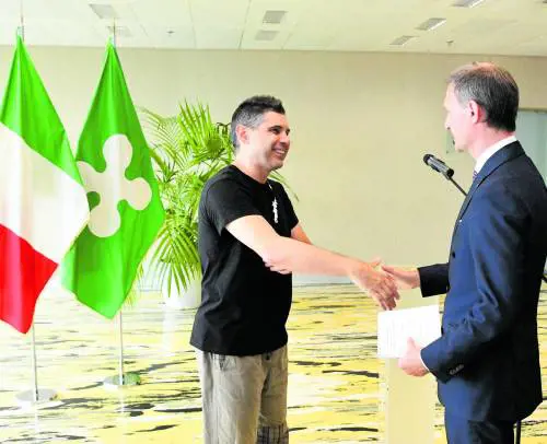 Marco Rodari, il pagliaccio di guerra che porta sorrisi ai bambini