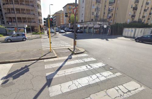 milano inseguito dalla polizia 21enne cade in scooter e muore caos in ospedale