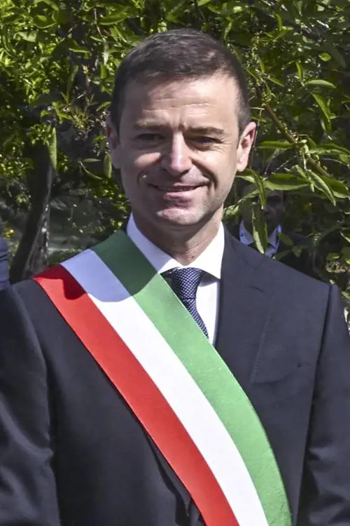 Chi è Massimo Coppola, sindaco di Sorrento arrestato mentre intascava una mazzetta