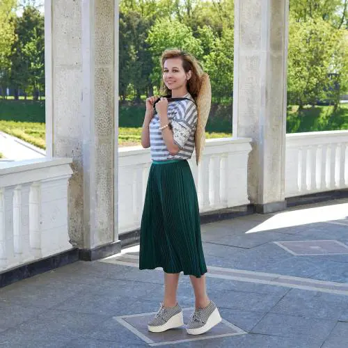 Gonne lunghe e al ginocchio, 7 modelli da avere anche dopo i 50 anni