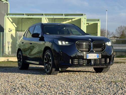 BMW X3 M50 2025: guarda la gallery del SUV sportivo da quasi 400 CV