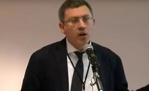 Choc all'università di Bari, professore chiede soldi e sesso per passare l'esame