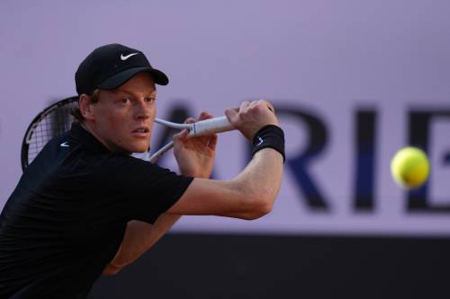 Roland Garros, sorteggiati i tabelloni: Sinner debutta contro Rinderkneck