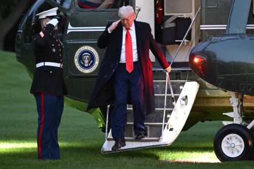 Harvard, la mossa di Trump scatena la bufera. L Harvard, la mossa di Trump scatena la bufera. L