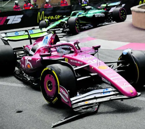 Leclerc a casa trasforma la povera Sf25 in una vera Ferrari. È davanti a tutti