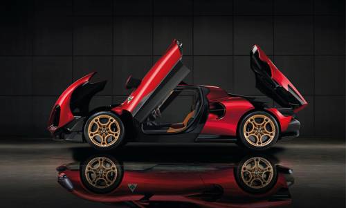 Alfa Romeo celebra la 33 Stradale con un libro da collezione che racconta un sogno italiano