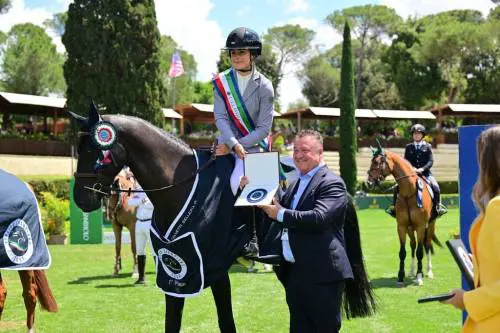 Marie Eder Ferrero a 17 anni vince a Piazza di Siena