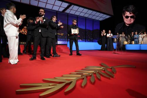 palma d oro a panahi per il mio iran libero tutti i premi da Ilgiornale.it palma d oro a panahi per il mio iran libero tutti i premi