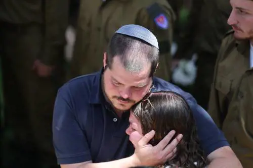 Drappi, odio e bugie che aiutano Hamas