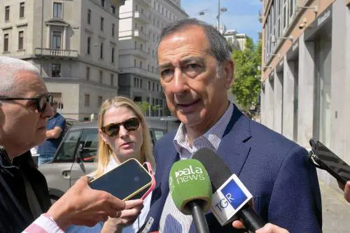 "Scelta divisiva". "Due pesi e due misure". Botta e risposta tra Sala e La Russa su Ramelli