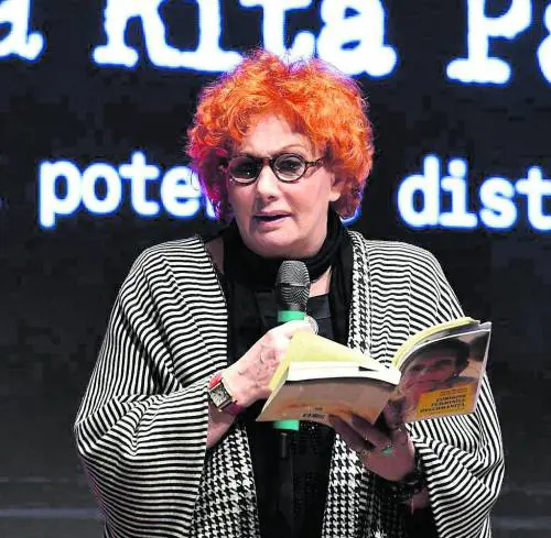 "La dipendenza dal virtuale più grave di fumo e alcol"