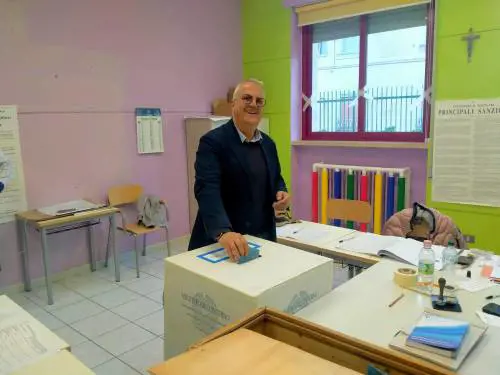 In questo Comune il sindaco è stato eletto a urne aperte: come è possibile