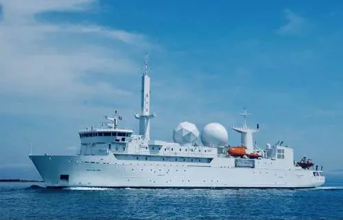Caccia high-tech alla flotta ombra russa: tensione alle stelle nel Mar Baltico
