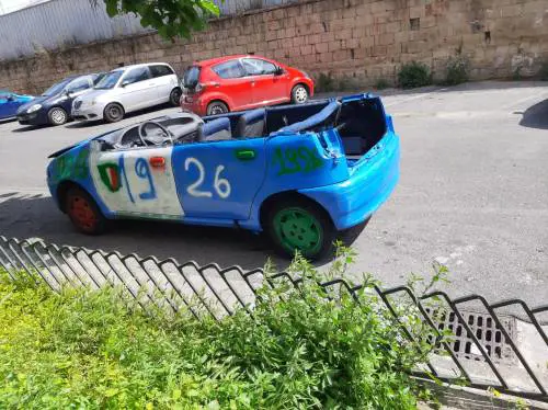 Napoli, auto rubata per festeggiare lo scudetto. Geolier ricompra la vettura alla donna