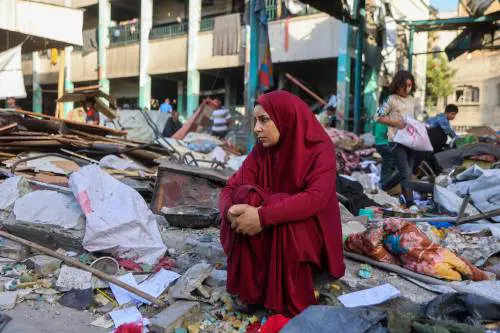 Netanyahu: "Presto annuncio sui rapiti". E prepara attacco su Khan Yunis. Giallo su Hamas e la tregua