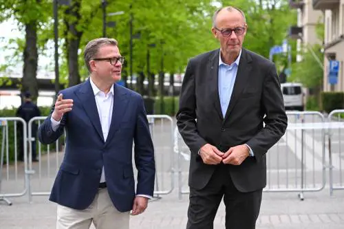 Pressing Ue e svolta a Berlino. Merz: "Kiev deve difendersi. Via i limiti alla gittata dei razzi"