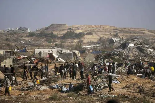 Assalto al cibo: spari sulla folla a Gaza