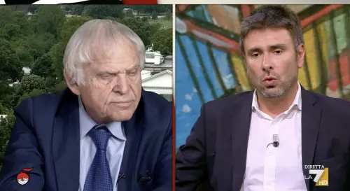 "Si vergogni", "Bambini palestinesi...". Scontro di fuoco tra Di Battista e Luttwak