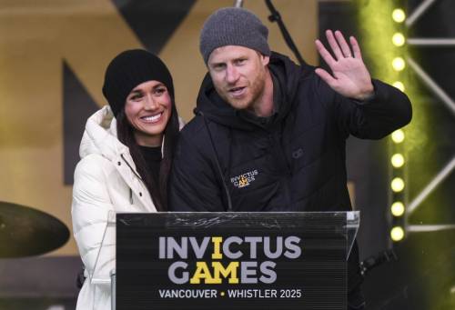 Alla "corte" di Harry e Meghan. La mossa dei duchi per somigliare ai reali britannici