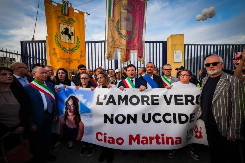 l ha ammazzata poi ha finto di cercarla il padre del 18enne era innamorato di martina 