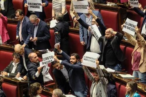 Dl Sicurezza, caos in Aula: cosa è successo