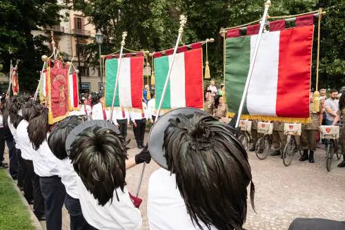 I prof non vogliono i bersaglieri a scuola. E scoppia la bufera