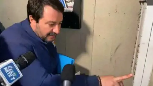 "Scusi, lei spaccia?". La famiglia "citofonata" da Salvini condannata per droga