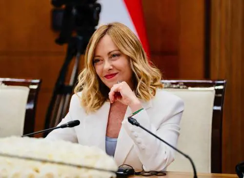 Meloni ottimista sui dazi. E nega frizioni con Parigi: "Solo panna montata..."