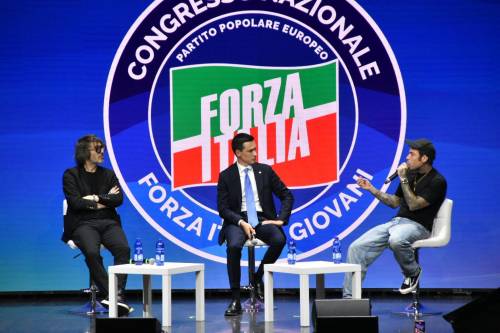 La svolta di Fedez ospite di Forza Italia. Attacca la sinistra e difende Berlusconi