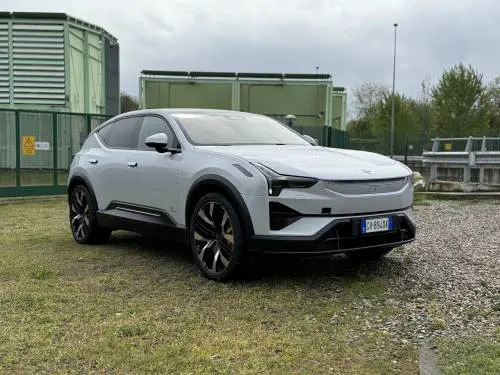 Polestar 3, il video della Long Range AWD con Performance Pack da 517 CV