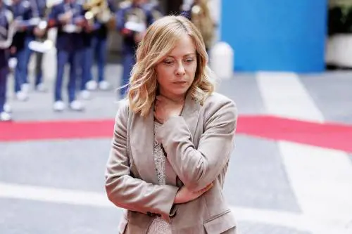 "Superato ogni limite". Meloni alza la voce contro le minacce ai figli dei ministri
