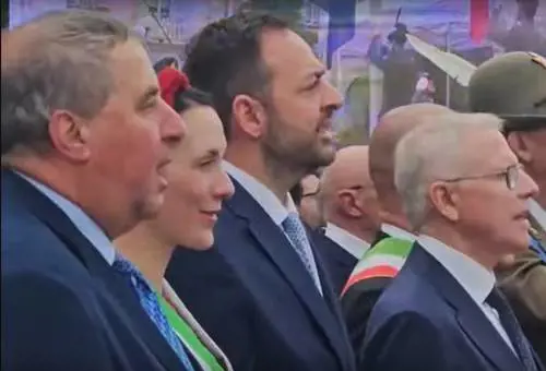 Nuovo schiaffo della sindaca di Merano al tricolore: cosa ha fatto