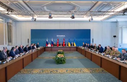 Ucraina, la proposta di Mosca: "Tregua di 2-3 giorni". Trump disponibile per i colloqui di pace