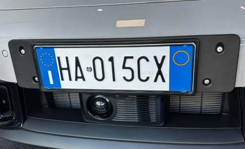 Targhe automobilistiche, cambia la prima lettera. Tutto quello che c'è da sapere