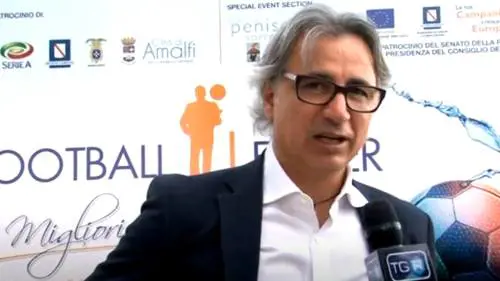 Andrea Carnevale, la confessione choc dell'ex calciatore: "Mio padre uccise mia madre con un'ascia"