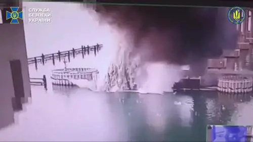 Colpito il ponte per la Crimea. Kiev beffa ancora le difese russe