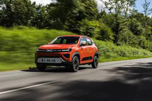 Dacia Spring, la citycar elettrica è ancora più agile: brilla per maneggevolezza