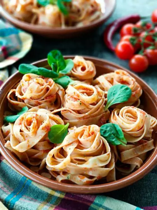 8 alimenti che i dietologi consigliano sempre: non fanno ingrassare e danno energia