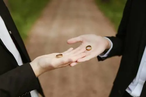 Il matrimonio? Imprigiona anche i gay